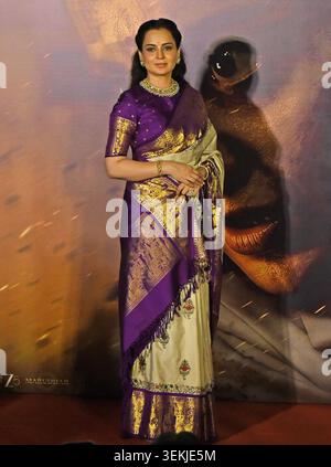 Mumbai, Inde. 02 juin 2026. Kangana Ranaut, actrice de Bollywood et députée du Bharatiya Janata Party (BJP) pose pour une photo après le lancement de la bande-annonce de son prochain film 'Bharat Bhhagya Viddhaata' à Mumbai. Crédit : SOPA images Limited/Alamy Live News Banque D'Images