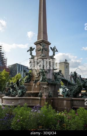 Der neobarocke Mendebrunnen auf dem Augustusplatz, Leipzig, Sachsen, Deutschland Banque D'Images