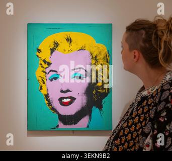 La National Portrait Gallery, Londres, Royaume-Uni. 3 juin 2026. Pour célébrer le 100e anniversaire de la star hollywoodienne et en association avec le domaine de Marilyn Monroe, Marilyn Monroe : a Portrait explore la vie, la carrière et l'héritage de Marilyn Monroe à travers des portraits créés par certains des plus grands photographes et artistes des 20e et 21e siècles. Faits saillants : Green Marilyn, 1962 par Andy Warhol. National Gallery of Art, Washington. (APPUYEZ SUR UTILISER UNIQUEMENT). Crédit : Malcolm Park/Alamy Live News Banque D'Images