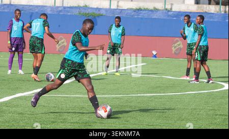 Les joueuses du Nigeria s’échauffent lors de l’équipe nationale féminine U-17 du Nigeria, les Flamingos, 6-0 (11-0 au total) victoire sur la Guinée U-17 lors de la deuxième étape des qualifications pour la Coupe du monde féminine U-17 2026 de la FIFA, disputée au Remo Stadium à Ikenne, dans l’État d’Ogun, Nigeria, le 31 mai 2026. La victoire a réservé le Nigeria dans le dernier tour des qualifications de la Coupe du monde féminine U-17 de la FIFA 2026 à venir au Maroc. Photo de Adekunle Ajayi Banque D'Images