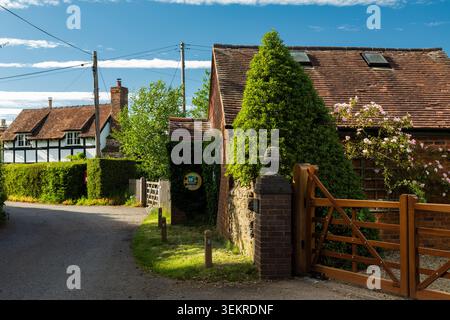 Après-midi de printemps dans le village de Coddington, Herefordshire. Banque D'Images