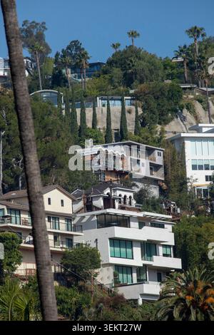 Maisons dans les collines d'Hollywood. Sunset Boulevard, Los Angeles, Californie, États-Unis Banque D'Images
