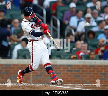 Atlanta, États-Unis. 03 juin 2026. Le joueur de gauche Mauricio Dubon #14 des Braves d’Atlanta frappe un circuit de 3 points en troisième manche contre les Blue Jays de Toronto à Truist Park le mercredi 3 juin 2026 à Atlanta, en Géorgie. Photo de Mike Zarrilli/UPI crédit : UPI/Alamy Live News Banque D'Images