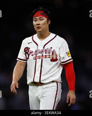 Atlanta, États-Unis. 03 juin 2026. Ha-Seong Kim #7 des Braves d’Atlanta sort du terrain contre les Blue Jays de Toronto à Truist Park le mercredi 3 juin 2026 à Atlanta, en Géorgie. Photo de Mike Zarrilli/UPI crédit : UPI/Alamy Live News Banque D'Images
