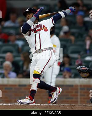 Atlanta, États-Unis. 03 juin 2026. Le deuxième joueur de base Ozzie Albies #1 des Braves d’Atlanta frappe un circuit de 3 points en septième manche contre les Blue Jays de Toronto à Truist Park le mercredi 3 juin 2026 à Atlanta, en Géorgie. Photo de Mike Zarrilli/UPI crédit : UPI/Alamy Live News Banque D'Images