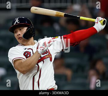 Atlanta, États-Unis. 03 juin 2026. Shortstop Ha-Seong Kim #7 des Braves d’Atlanta s’envole en huitième manche contre les Blue Jays de Toronto à Truist Park le mercredi 3 juin 2026 à Atlanta, en Géorgie. Photo de Mike Zarrilli/UPI crédit : UPI/Alamy Live News Banque D'Images