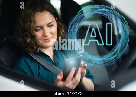 Femme conducteur tient un smartphone avec le symbole ai. Concept d'intelligence artificielle. Banque D'Images