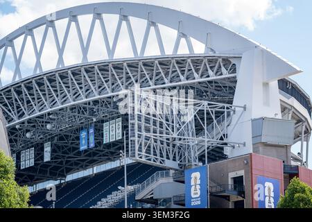 Seattle, WA, États-Unis. 4 juin 2026. La signalétique de la Coupe du monde est visible à l'extérieur du stade de Seattle (Lumen Field), ainsi que certaines des bannières des championnats des Seattle Seahawks et des Seattle Sounders, avant le tournoi de 2026. Banque D'Images
