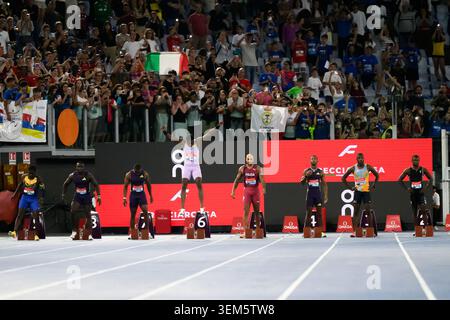 Jeremiah Azu de Grande-Bretagne, Ferdinand Omanyala du Kenya, Akani Simbine d'Afrique du Sud, Noah Lyles des États-Unis d'Amérique, Marcell Jacobs d'Italie, Jordan Anthony des États-Unis d'Amérique, Letsile Tebogo du Botswana et Ackeem Blake de Jamaïque se préparent à participer au 100m masculin lors du Gala d'or de l'IAAF Diamond League au stade olympique de Rome, Italie, le 4 juin 2026. Banque D'Images