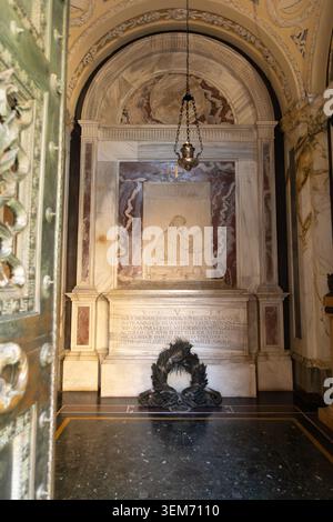Tombeau de Dante intérieur. Ravenne, Émilie-Romagne, Italie. Banque D'Images