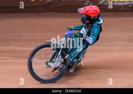 Leon Madsen (30 ans) du Danemark en action lors de l'ATPI FIM Speedway GP de Manchester au National Speedway Stadium de Manchester le vendredi 5 juin 2026. (Photo : Ian Charles | mi News) crédit : MI News & Sport /Alamy Live News Banque D'Images