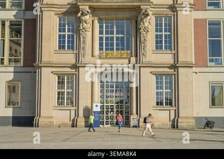ESMT, Staatsratsgebäude, Schloßplatz, Mitte, Berlin, Deutschland *** ESMT, State Council Building, Schloßplatz, Mitte, Berlin, Allemagne Banque D'Images