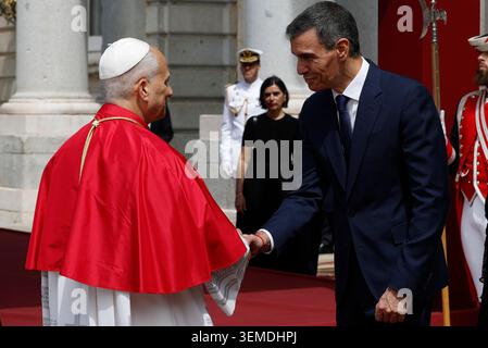 Le pape Léon XIV lors de divers événements dans le centre de Madrid à l’occasion de sa visite en Espagne avec un accent sur la migration, le 6 juin 2026, à Madrid, Spai Banque D'Images