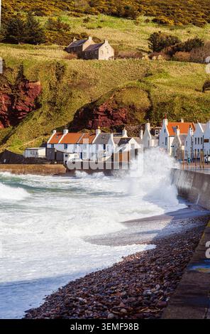 Pennan Village, Écosse Banque D'Images