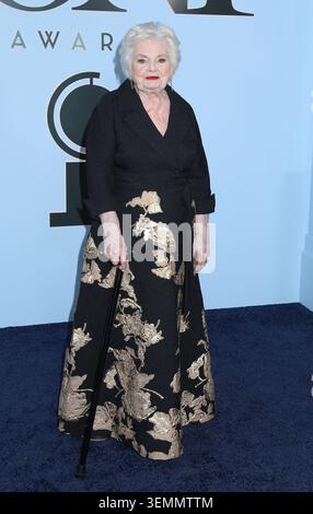 New York, États-Unis. 07 juin 2026. June Squibb assiste à la 79e cérémonie annuelle des Tony Awards qui s'est tenue au Radio City Music Hall le 7 juin 2026 à New York © Steven Bergman/AFF-USA.COM crédit : AFF/Alamy Live News Banque D'Images