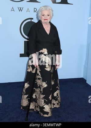 New York, États-Unis. 07 juin 2026. June Squibb assiste à la 79e cérémonie annuelle des Tony Awards qui s'est tenue au Radio City Music Hall le 7 juin 2026 à New York © Steven Bergman/AFF-USA.COM crédit : AFF/Alamy Live News Banque D'Images
