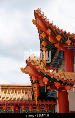 Kuala Lumpur, Malaisie - 5 août 2023 : décoration de toiture du temple Thean Hou Banque D'Images