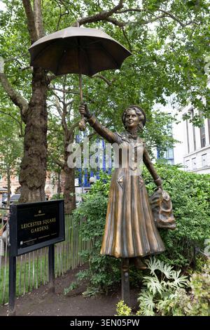LONDRES, ANGLETERRE. 08-06-26. GENE Kelly de la statue Singing in the Rain à Leicester Square dans le centre de Londres, en Angleterre. Photo : SMP News Banque D'Images
