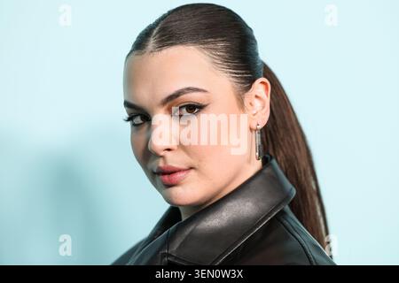 LOS ANGELES, CALIFORNIE, États-Unis - JUIN 06 : Isabella Gomez arrive à l'événement officiel Emmy FYC (pour votre considération) de la saison 3 d'Apple TV+ qui s'est tenu au DGA Theater Complex de la Directors Guild of America le 6 juin 2026 à Los Angeles, Californie, États-Unis. (Photo de Xavier Collin/image Press Agency) Banque D'Images