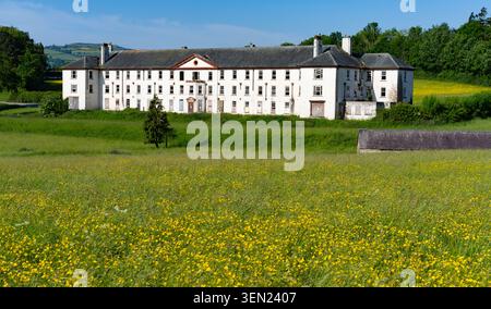 Les anciens quartiers du personnel de l'ancien asile de Denbigh. Ouvert en 1848, photographié ici en mai 2026. Banque D'Images