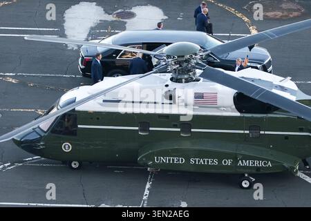 NEW YORK, États-Unis - 8 juin 2026 : le président Trump atterrit dans le centre-ville de Manhattan sur Marine One en route pour la finale des Knicks au Madison Square Garden. Photo de Jonah Elkowitz Banque D'Images