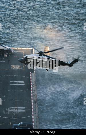 NEW YORK, États-Unis - 8 juin 2026 : le président Trump atterrit dans le centre-ville de Manhattan sur Marine One en route pour la finale des Knicks au Madison Square Garden. Photo de Jonah Elkowitz Banque D'Images
