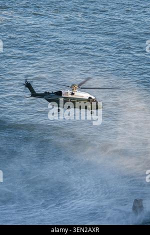 NEW YORK, États-Unis - 8 juin 2026 : le président Trump atterrit dans le centre-ville de Manhattan sur Marine One en route pour la finale des Knicks au Madison Square Garden. Photo de Jonah Elkowitz Banque D'Images