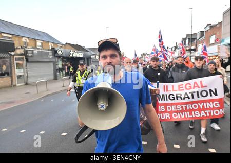 Les manifestants sont descendus dans les rues de Southampton, Hants, Royaume-Uni, mardi 9 juin en solidarité avec Belfast, ni, suite aux coups de couteau qui y ont eu lieu le 8 juin. Banque D'Images