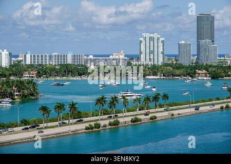 Miami Florida, PortMiami Port de Miami, terminal, Norwegian Cruise Line NCL Joy ship, Biscayne Bay, Miami Beach skyline, vue aérienne, front de mer, condo de luxe Banque D'Images