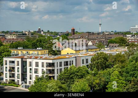 Vue sur Essen-Rüttenscheid ; au premier plan, le complexe résidentiel Rüttenscheider Gärten ; derrière lui, des bâtiments résidentiels plus anciens ; vue au nord- Banque D'Images