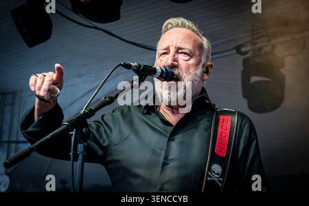 Glasgow UK, 10 juin 2026, Peter Hook and the Light, Kelvingrove Bandstand, Glasgow. Crédit Stephen Wilson Photography Banque D'Images