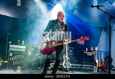 Glasgow UK, 10 juin 2026, Peter Hook and the Light, Kelvingrove Bandstand, Glasgow. Crédit Stephen Wilson Photography Banque D'Images