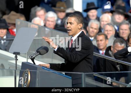 Le président Barack Obama livre son discours à Washington, D.C., le 20 janvier 2009. DoD photo par le Sgt. Cecilio Ricardo, U.S. Air Force Banque D'Images