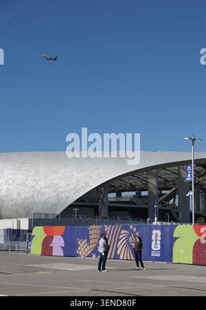 Los Angeles, États-Unis. 10 juin 2026. La photo prise le 10 juin 2026 montre l'extérieur du stade de Los Angeles avant la Coupe du monde de la FIFA à Los Angeles, aux États-Unis. Crédit : Bai Xuefei/Xinhua/Alamy Live News Banque D'Images