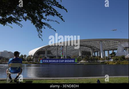 Los Angeles, États-Unis. 10 juin 2026. La photo prise le 10 juin 2026 montre l'extérieur du stade de Los Angeles avant la Coupe du monde de la FIFA à Los Angeles, aux États-Unis. Crédit : Bai Xuefei/Xinhua/Alamy Live News Banque D'Images