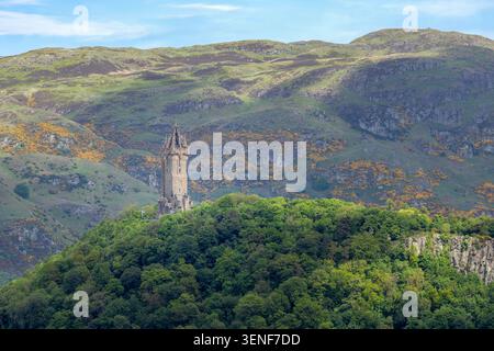 Tour néo-gothique victorienne du National Wallace Monument située sur l'abbaye de Craig à Stirling, au centre de l'Écosse. Banque D'Images