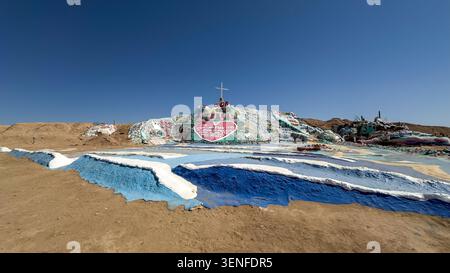 Californie, États-Unis, 30 septembre 2024, vue de la montagne du Salut par l'artiste Leonard Knight près de la communauté de Slab City Banque D'Images