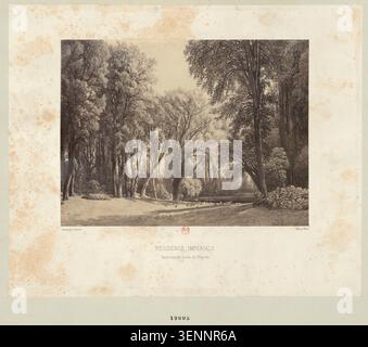 Une vue de jardin gravée enregistre l'intérieur du parc de la résidence de l'Élysée à Paris à l'époque du second Empire. Les allées, les aménagements de plantation et le cadre paysager de la résidence impériale sont présentés dans le cadre d’une composition architecturale et de jardin française. Banque D'Images