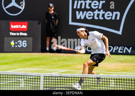 Stuttgart, ALLEMAGNE - 14 juin : Taylor Fritz (USA) lors de la finale des singles entre Ben Shelton (USA) vs Taylor Fritz (USA) au BOSS OPEN 2026, Tennisanlage Weissenhof le 14 juin 2026 à Stuttgart, Allemagne. Banque D'Images