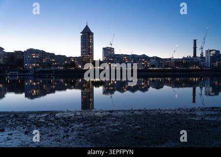 Port de Chelsea, nuit sur la rive de la Tamise, Londres, Angleterre Banque D'Images