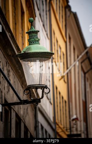 Un lampadaire de style vintage ou une lumière dans le centre de Copenhague, Danemark Banque D'Images