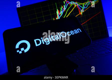 DigitalOcean Cloud Computing et Developer Focused infrastructure Platform logo de la société affiché sur l'écran du téléphone portable avec Stock Financial Performa Banque D'Images