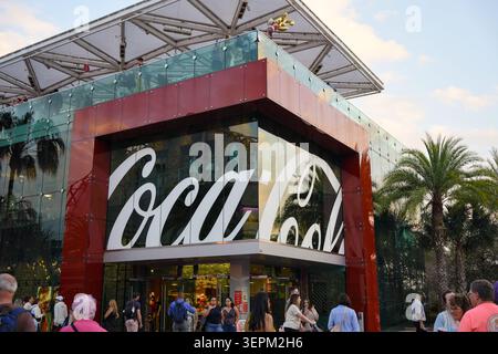 Orlando USA février 28 2026 façade du magasin Coca Cola à Disney Springs Banque D'Images