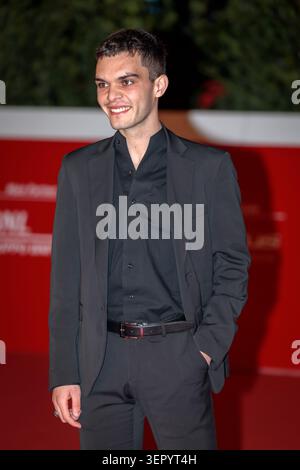 15 octobre 2021, Rome, Italie : Rome, Italie - 15 octobre 2021 : défilés de fuori sur le tapis rouge du film L'Arminuta, au Festival du film de Rome, Auditorium Parco della Musica. (Crédit image : © Gennaro Leonardi/ZUMA Press Wire) USAGE ÉDITORIAL SEULEMENT ! Non destiné à UN USAGE commercial ! Banque D'Images