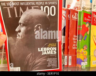 LeBron James est devenu les 100 personnes les plus influentes dans le sport , dans la photo de couverture de Time 100 Banque D'Images