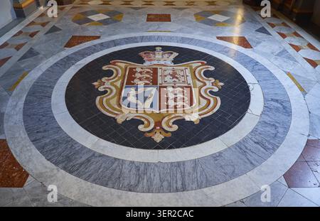 La Valette, MALTE - 31 juillet 2015 : mosaïque décoration avec les armoiries de la Grande-Bretagne. Palais du Grand Maître. La Valette. Malte Banque D'Images