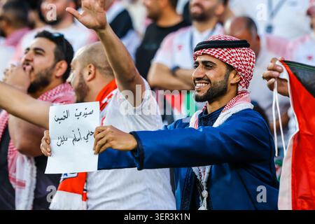 Santa Clara, California, USA. 16th June, 2026. Santa Clara, USA - June 16 2026: Jordan fans before the FIFA World Cup group match between Austria and Jordan at San Francisco Bay Area Stadium (Credit Image: © Chris Putnam/ZUMA Press Wire) EDITORIAL USAGE ONLY! Not for Commercial USAGE! Banque D'Images