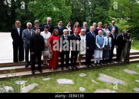 Giorgia Meloni, premier ministre italien, Antonio Costa, président du Conseil européen, Volodymyr Zelensky, Caroline Merotto, épouse du président suisse Guy Parmelin, Sanae Takaichi, président fédéral suisse Guy Parmelin, brésiliens Rosangela Janja da Silva, président brésilien Luiz Inacio Lula da Silva, président sud-coréen Lee Jae-myung, président Frances Emmanuel Macron, épouse première dame sud-coréenne Kim Hea Kyung, président français président américain Donald Hea Kyung, président américain. Banque D'Images