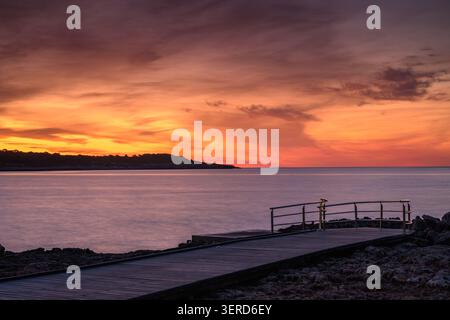 Lever de soleil méditerranéen sur la mer à Majorque Banque D'Images