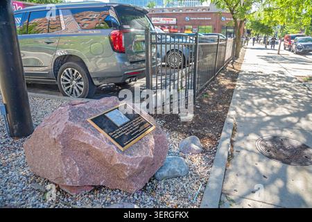 Chicago, Illinois - Obama Kissing Rock marque le site où Barack Obama a embrassé pour la première fois sa future épouse, Michelle. Banque D'Images